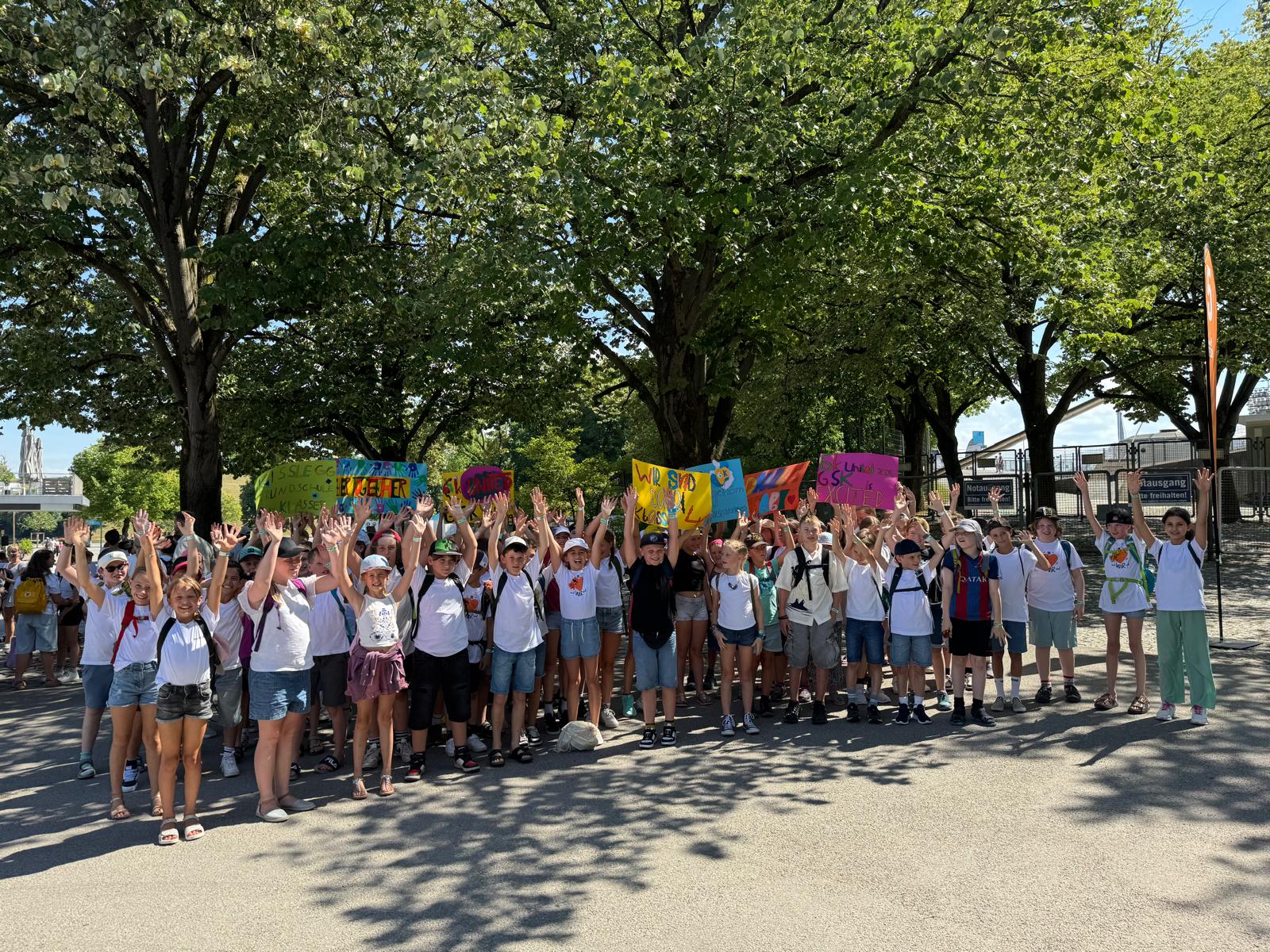 Großes Konzert der Grundschule: Ein unvergesslicher Tag in München! Großes Konzert der Grundschule: Ein unvergesslicher Tag in München!
