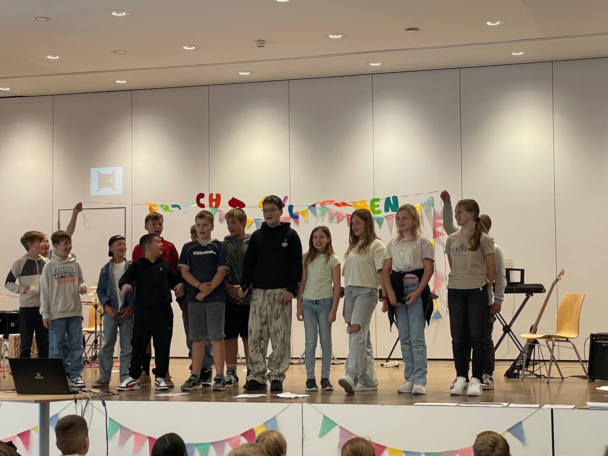 Willkommen liebe Fünftklässlerinnen und Fünftklässler! Willkommen liebe Fünftklässlerinnen und Fünftklässler!